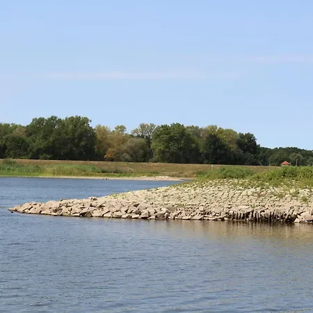 Haus-elbromantik-sandau 度假居 *