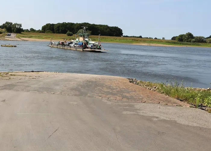 Haus-elbromantik-sandau 펜션 *